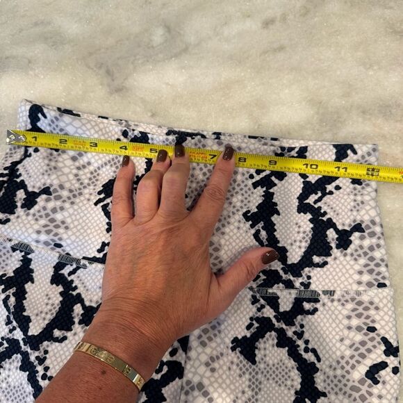 Balance Collection Contender Luxe Long Legging Black Summer Snake Print - Picture 10 of 12